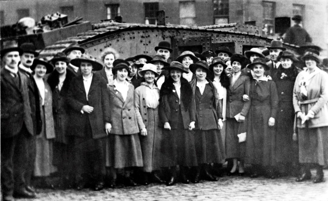 Hundred Days Women with tank